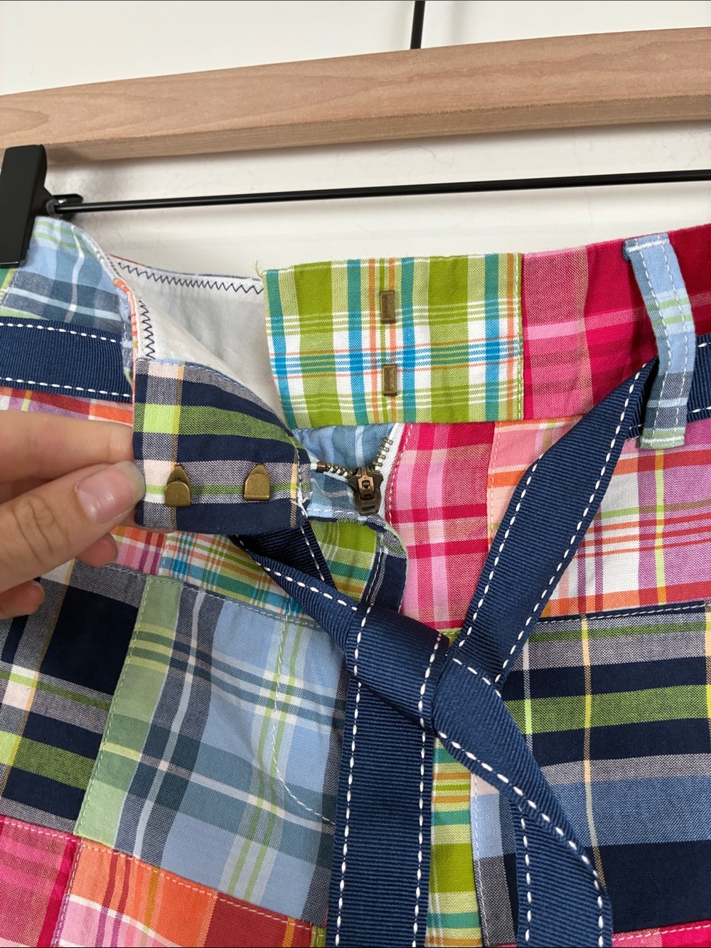 Vintage L.L. Bean Shorts Women’s 8 Bermuda Multicolor Madras/Plaid Navy Belt - Picture 3 of 5